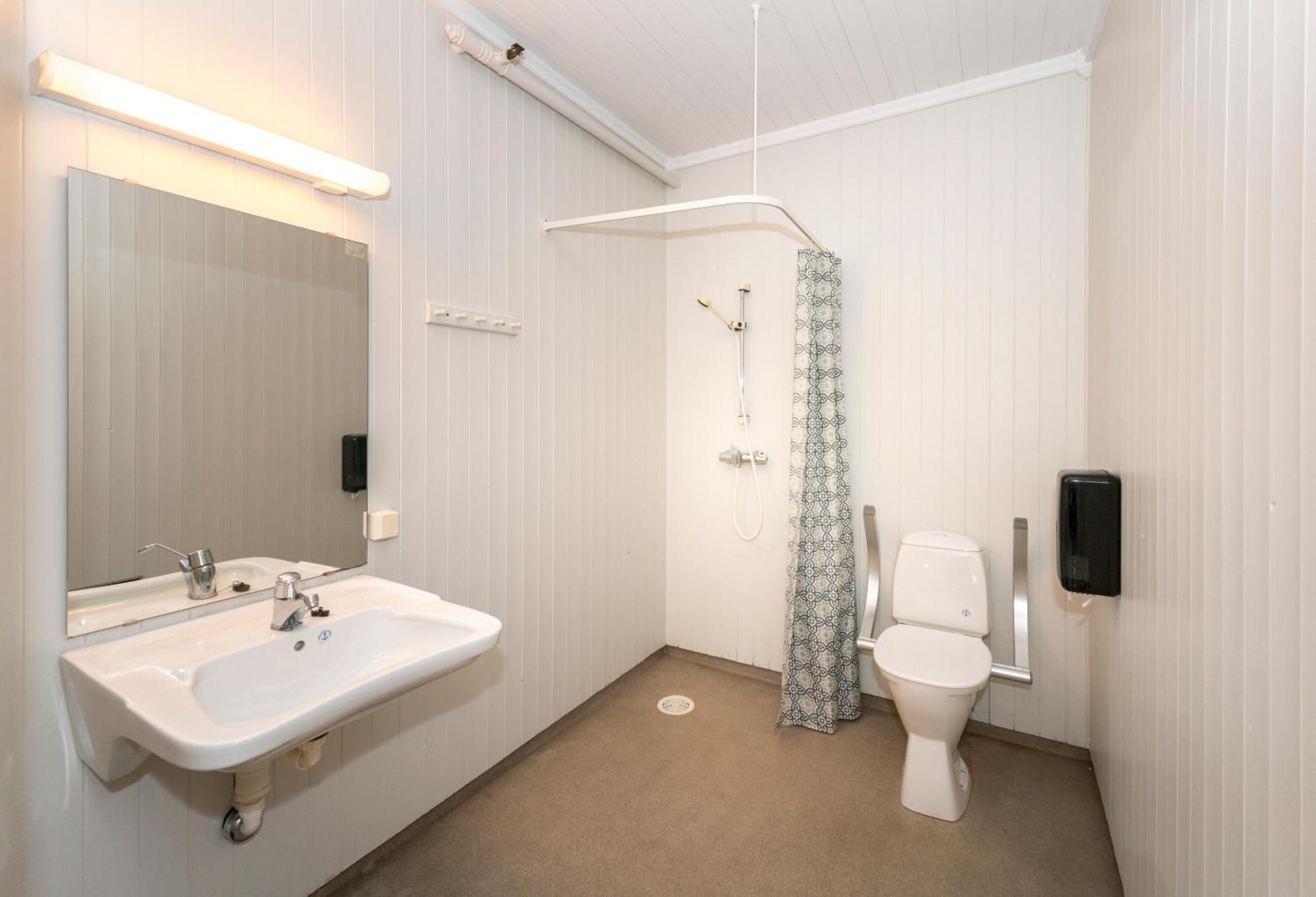 Appartamento Tyskhella Rorbuer Kabelvåg Esterno foto