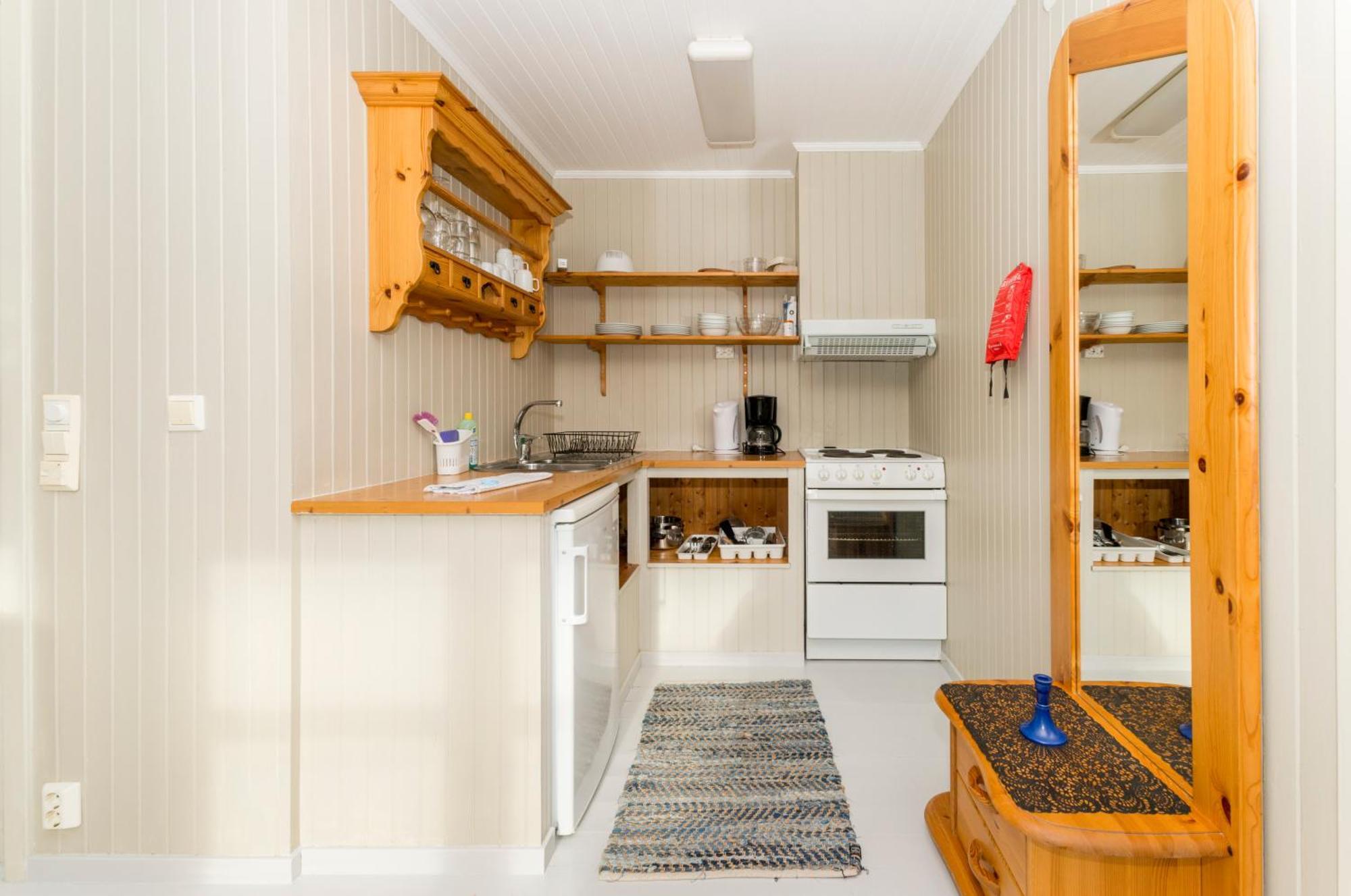 Appartamento Tyskhella Rorbuer Kabelvåg Esterno foto