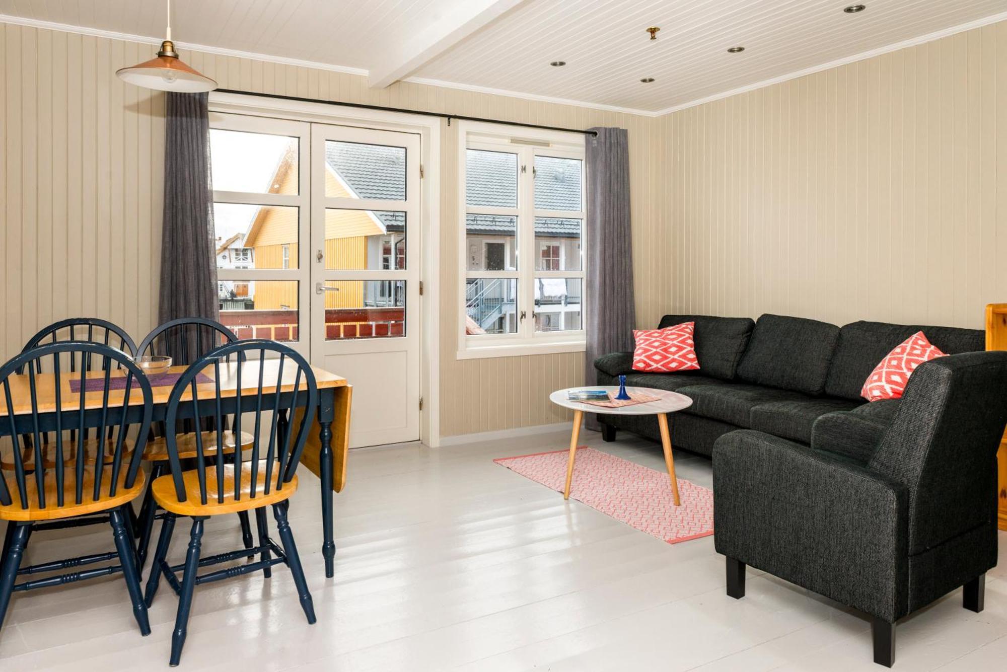 Appartamento Tyskhella Rorbuer Kabelvåg Esterno foto